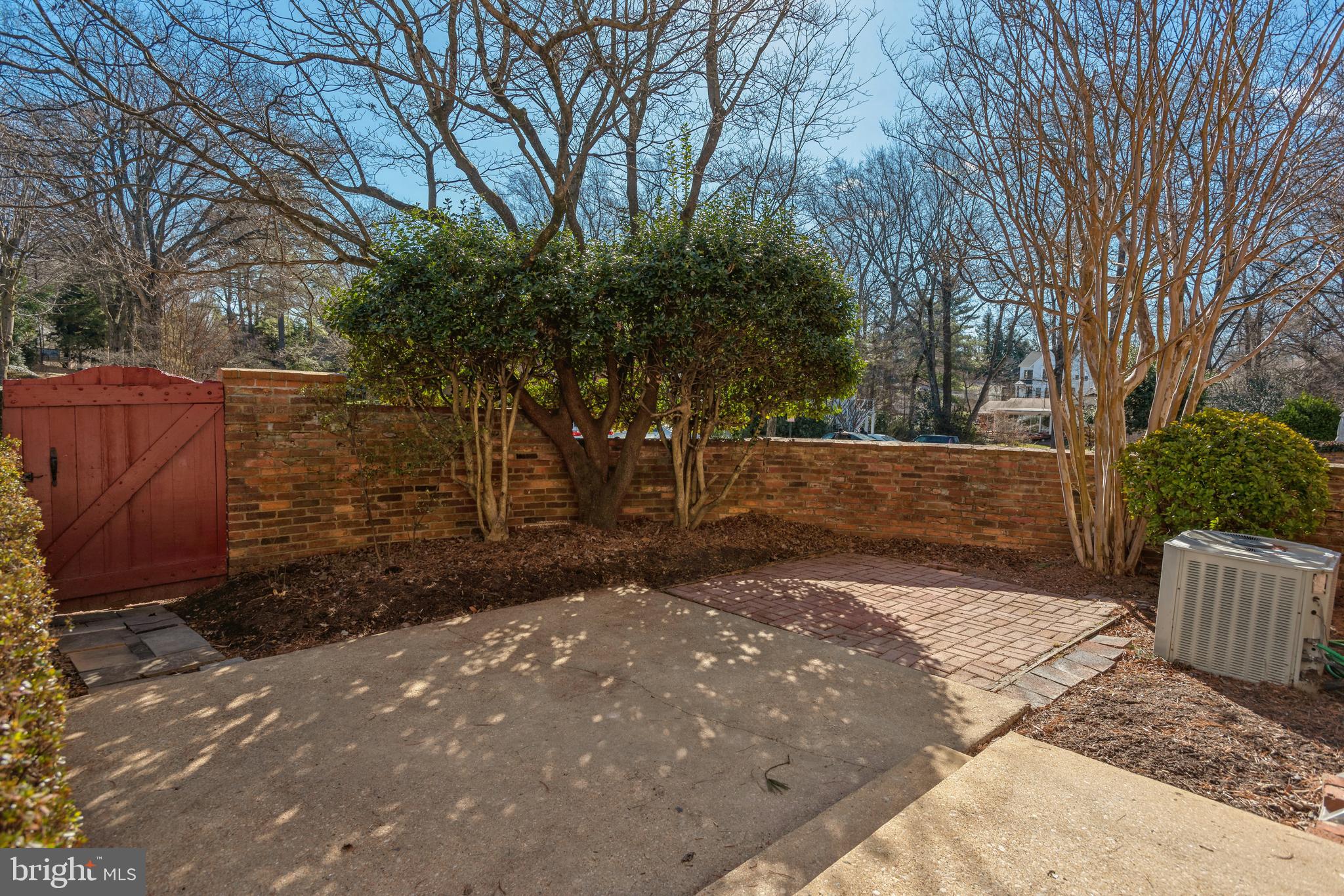 KINGS MANOR TOWNE HOUSES - Residential Lease