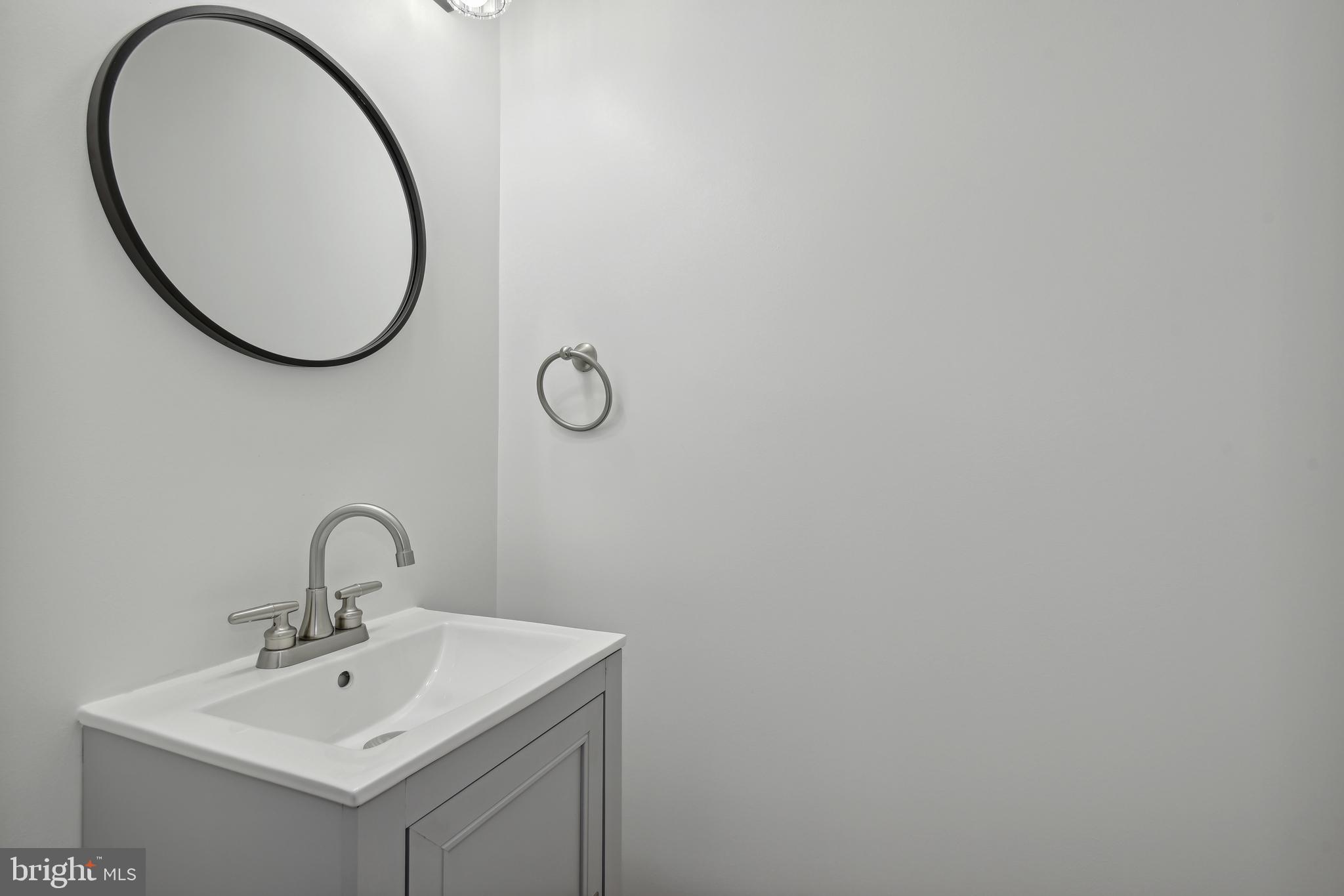 KINGS MANOR TOWNE HOUSES - Residential Lease