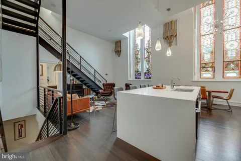 609 Maryland Avenue NE Unit 4, Washington, DC 20002 - MLS#: DCDC2168874