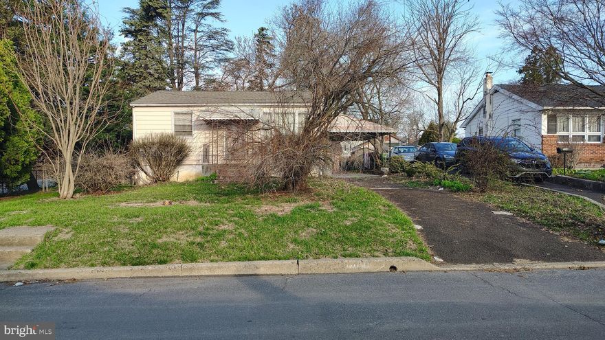 Investor opportunity in Glenside! Single Detached property featuring 2 bedrooms, 1 bathroom, and a backyard. The home is in need of renovation and offers great potential for investors or contractors looking to add value. Conveniently located at short distance from Train Station with easy access to major highways. Buyer is responsible for all municipal/township certifications, inspections, and any required repairs. Property is being sold as-is. Seller recommends the use of seller’s preferred title company for closing. Multiple Offer Notice: Please submit your highest and best offer by Friday, April 3, 2026
