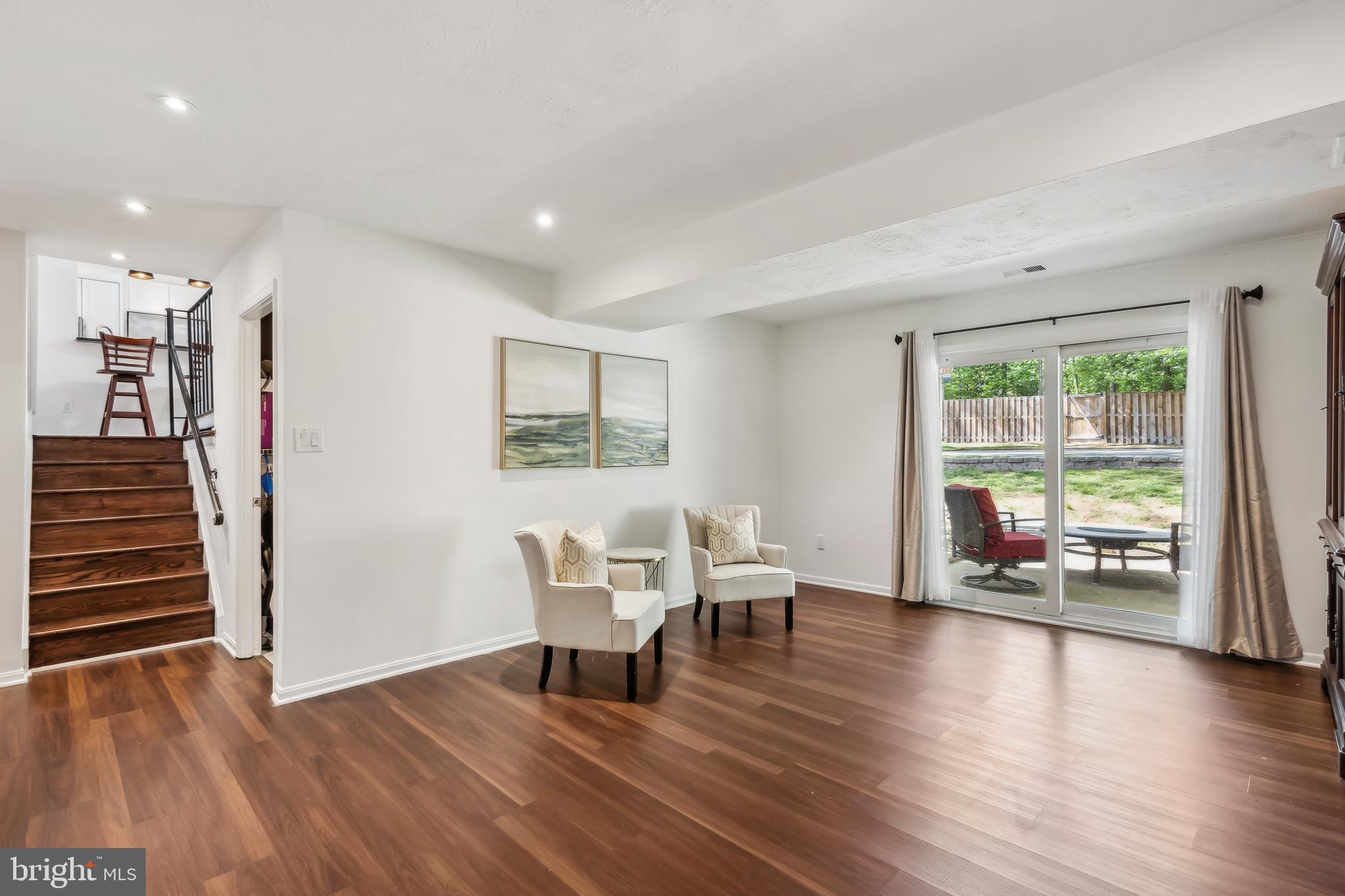 HOLMES RUN CROSSING - Residential Lease