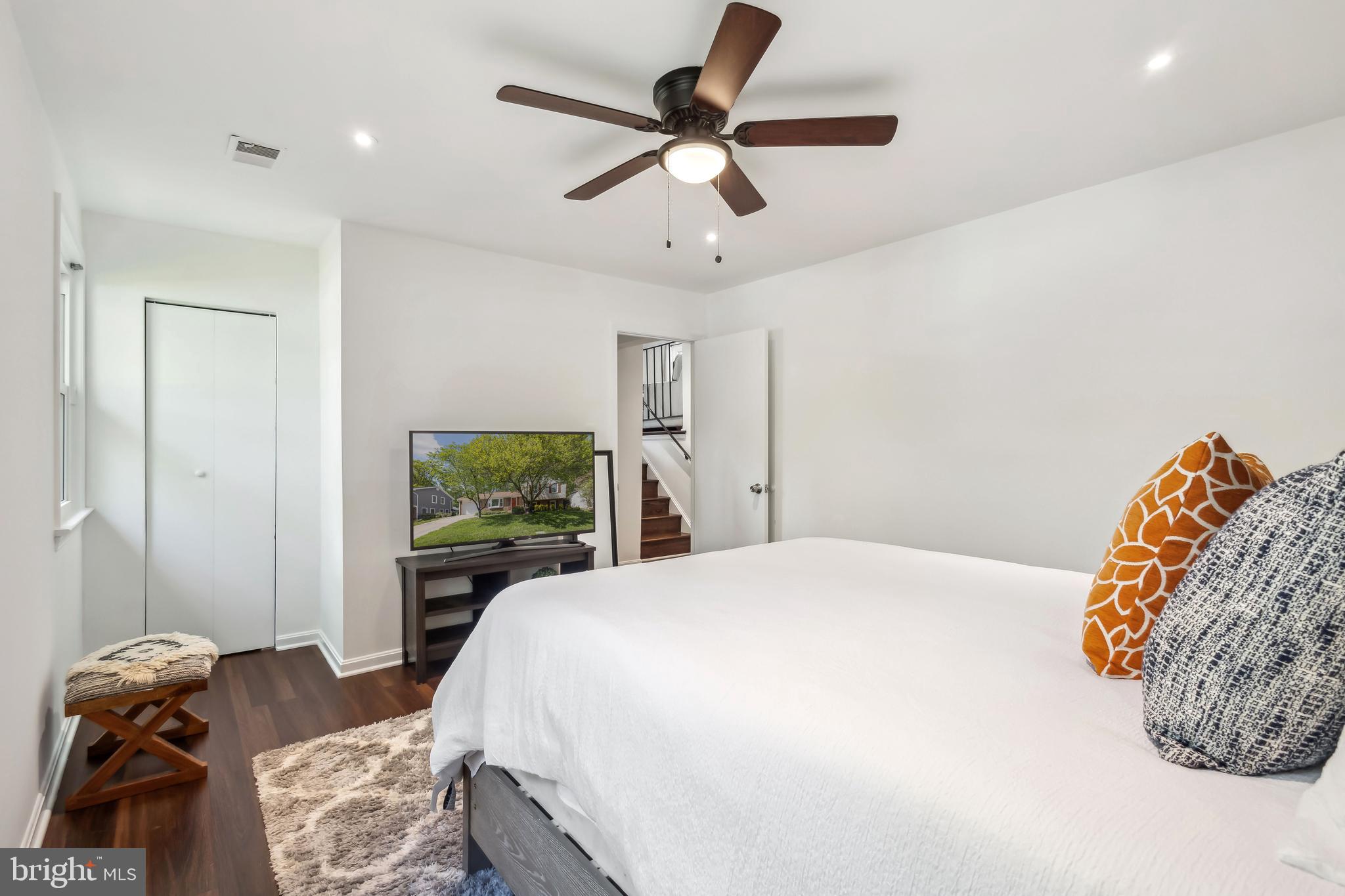 HOLMES RUN CROSSING - Residential Lease