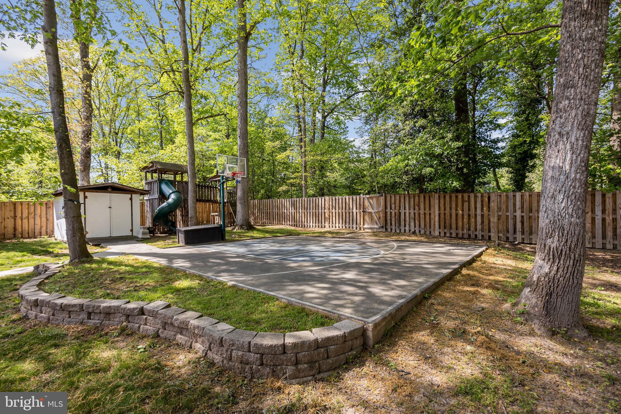 HOLMES RUN CROSSING - Residential Lease