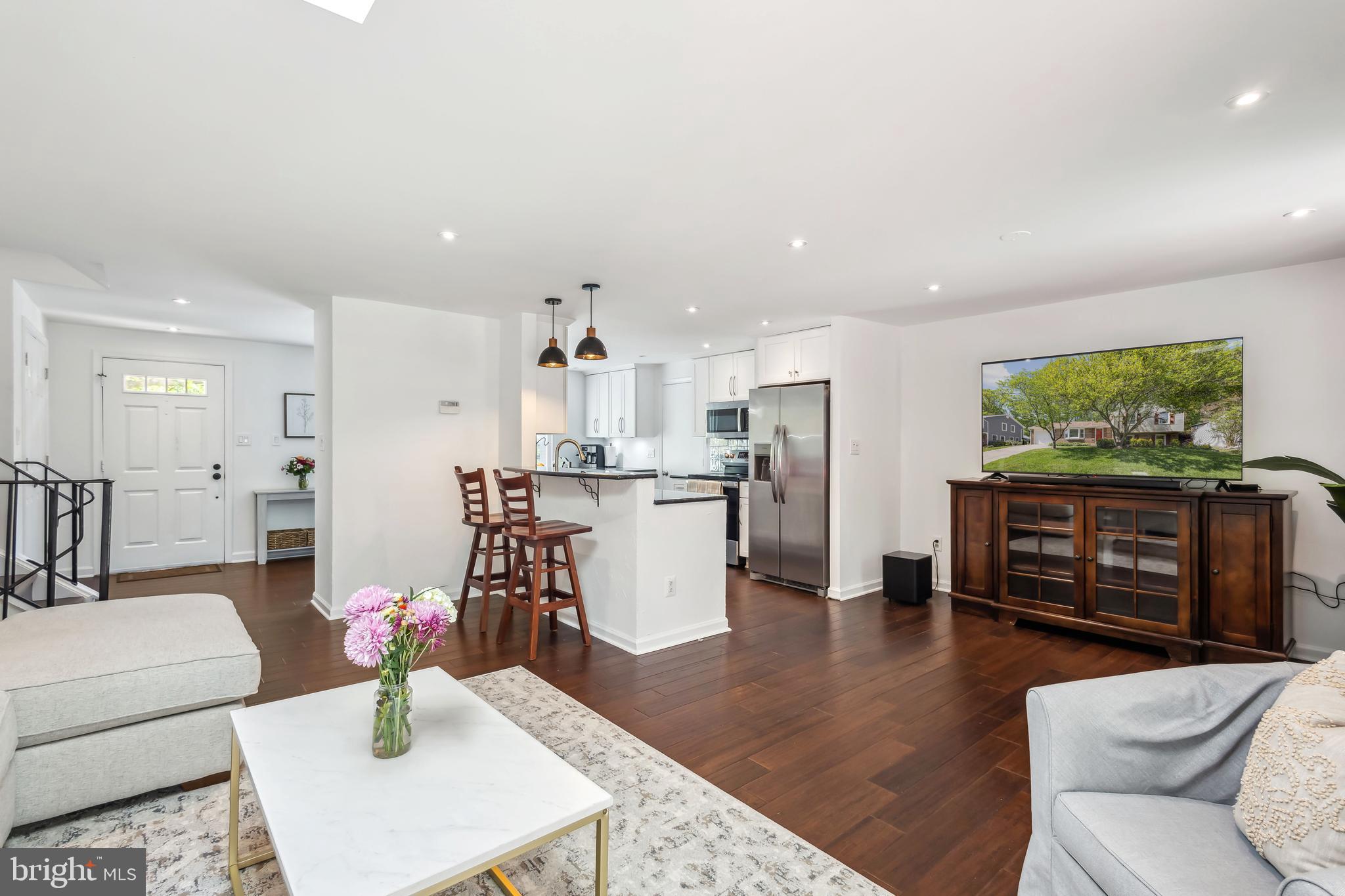 HOLMES RUN CROSSING - Residential Lease