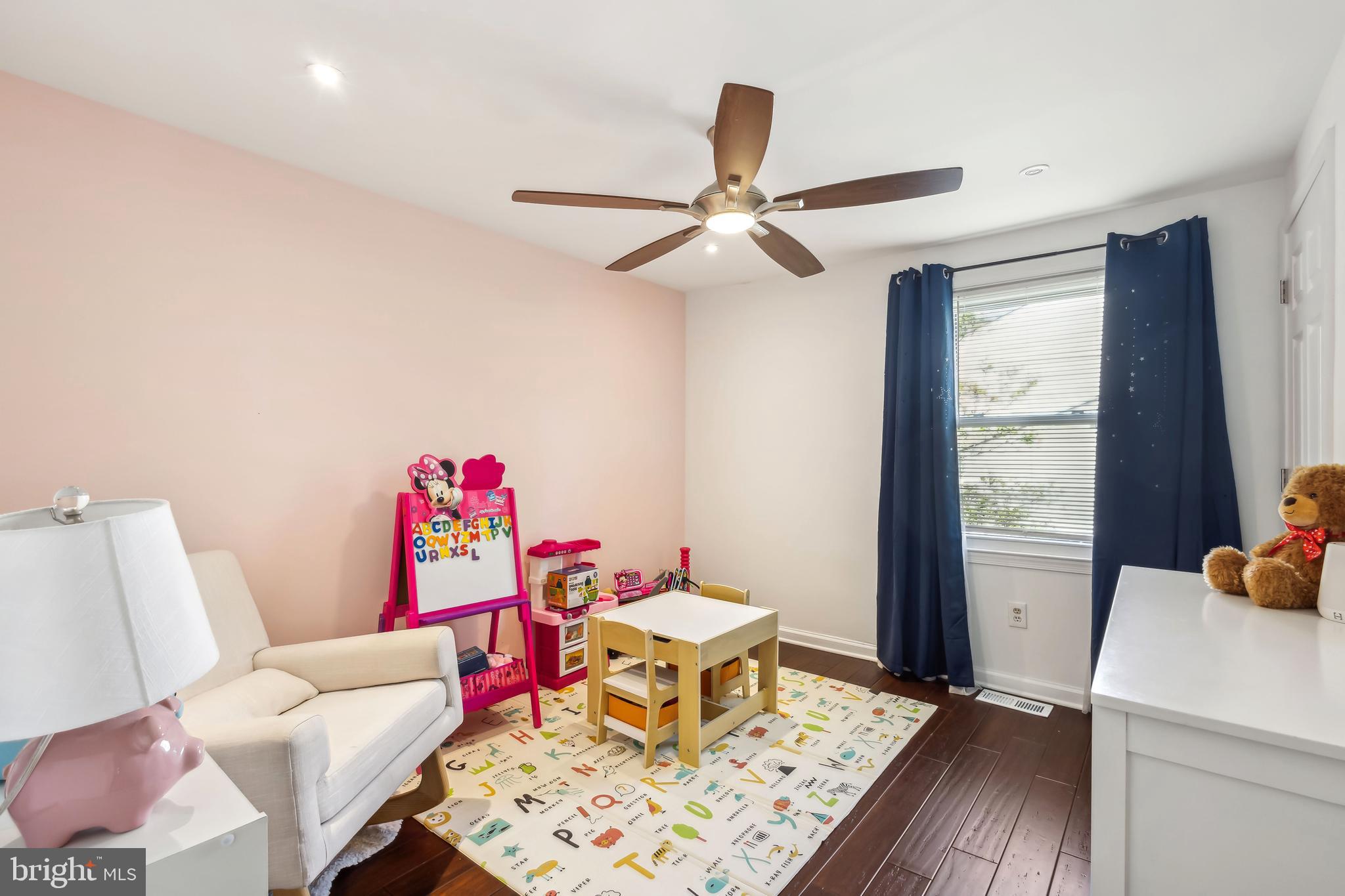 HOLMES RUN CROSSING - Residential Lease