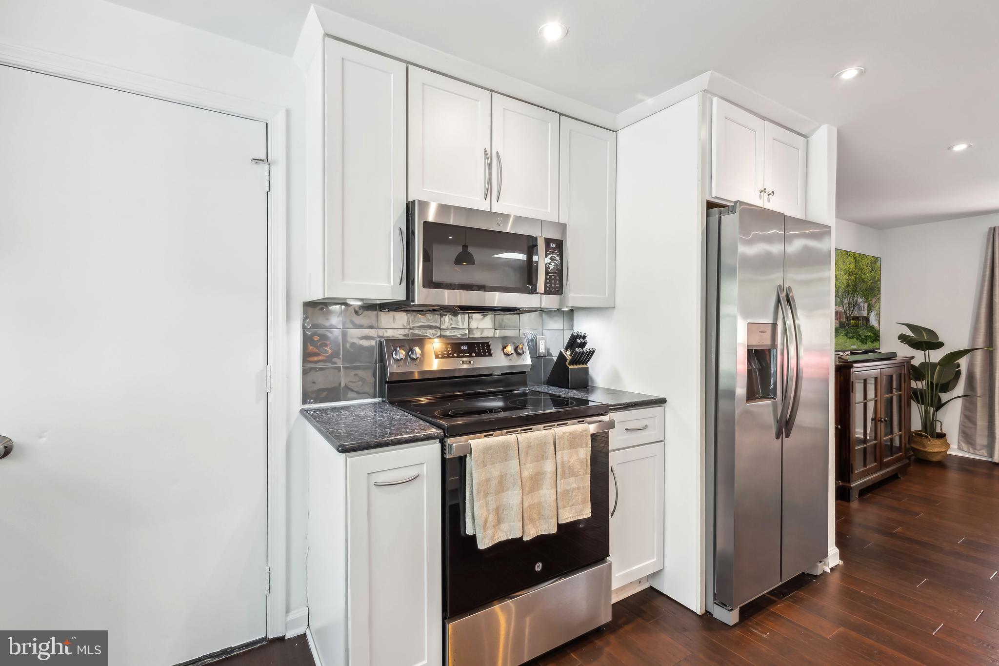 HOLMES RUN CROSSING - Residential Lease