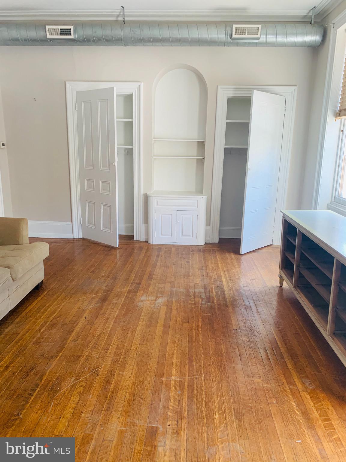 ART MUSEUM AREA - Residential Lease