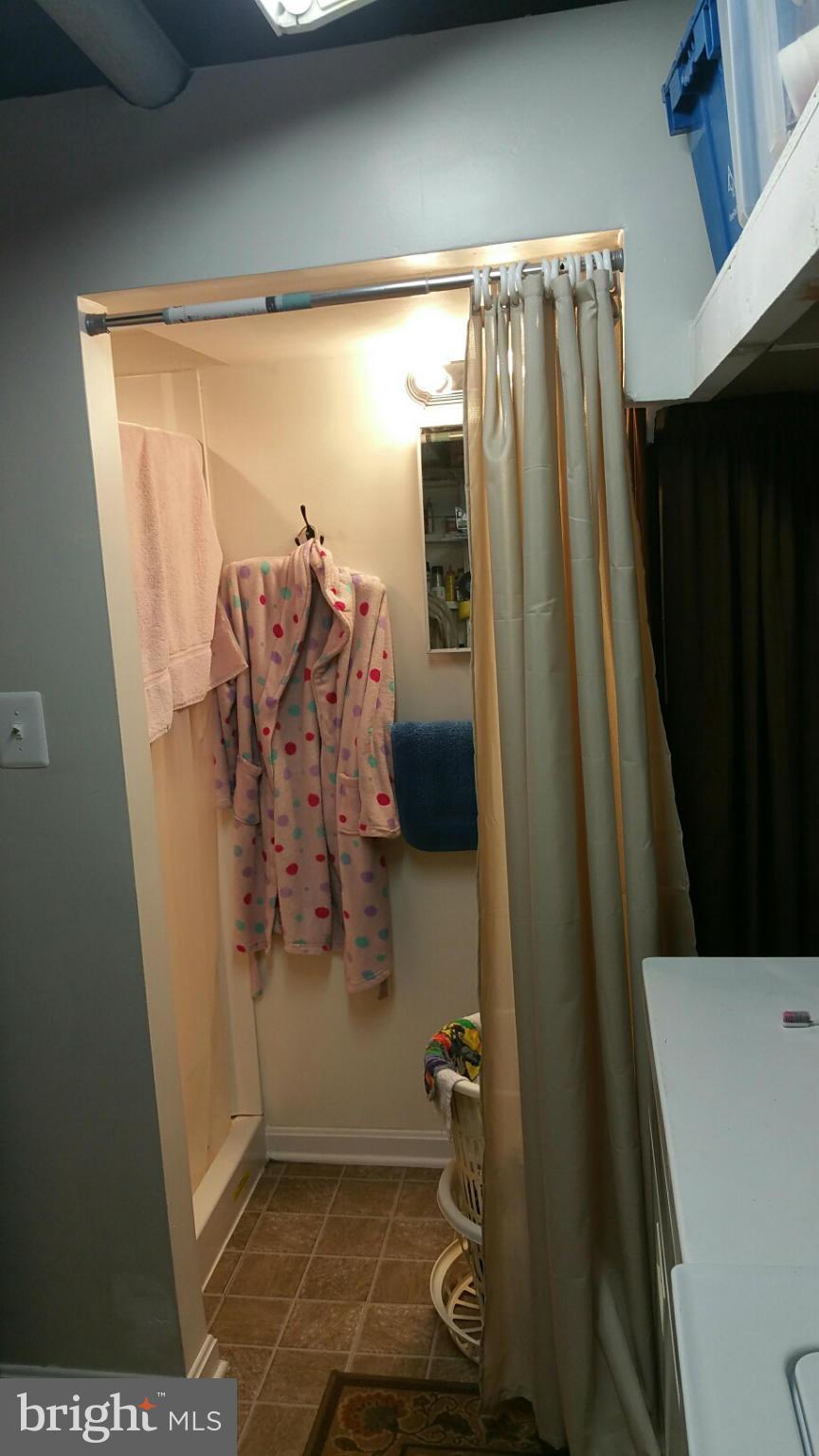 LITTLE ROCKY RUN - Residential Lease