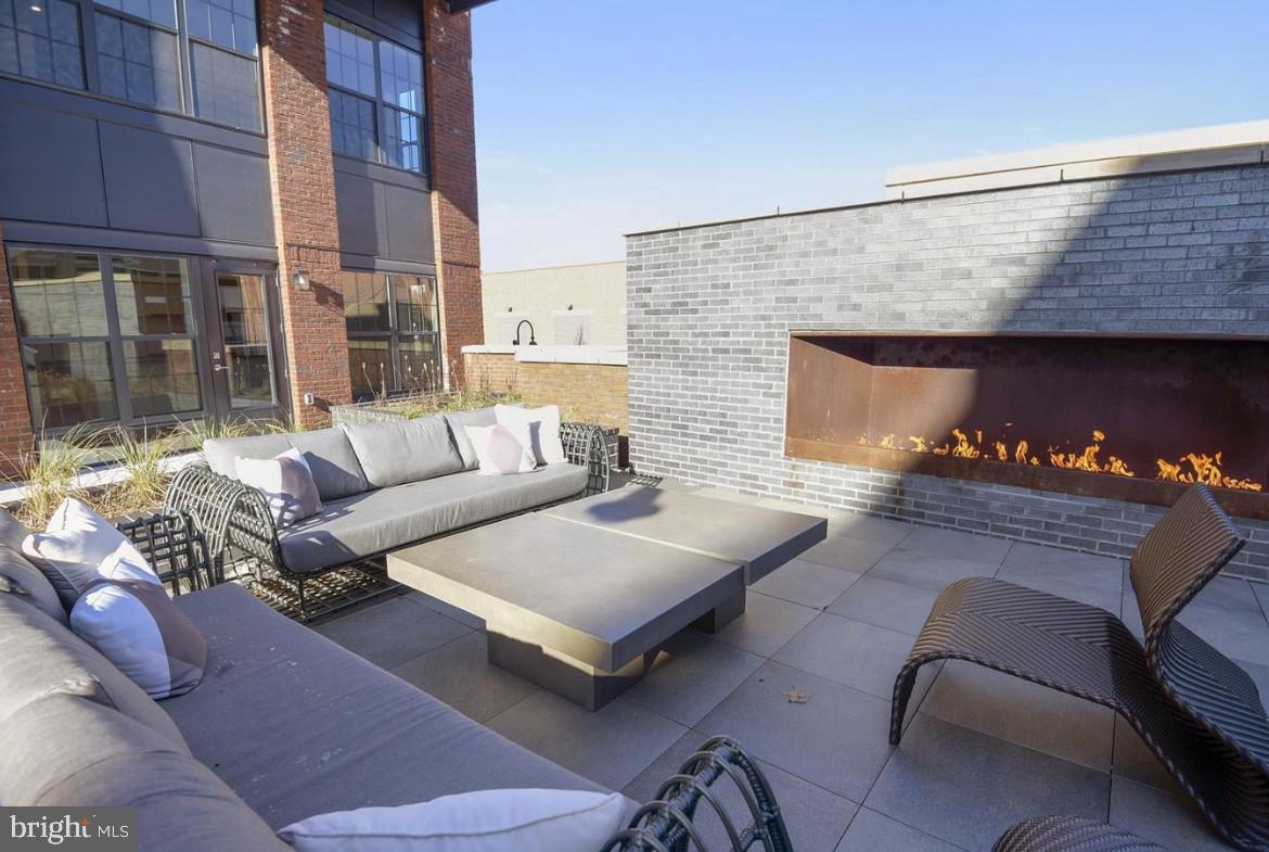 CROWN - Residential