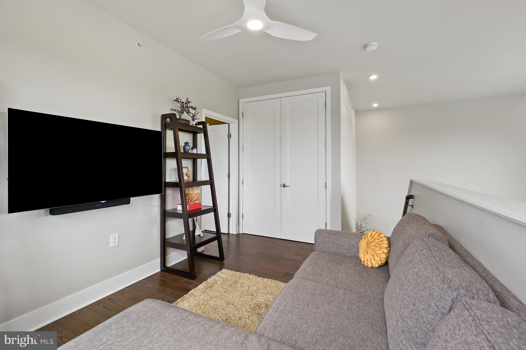 CROWN - Residential