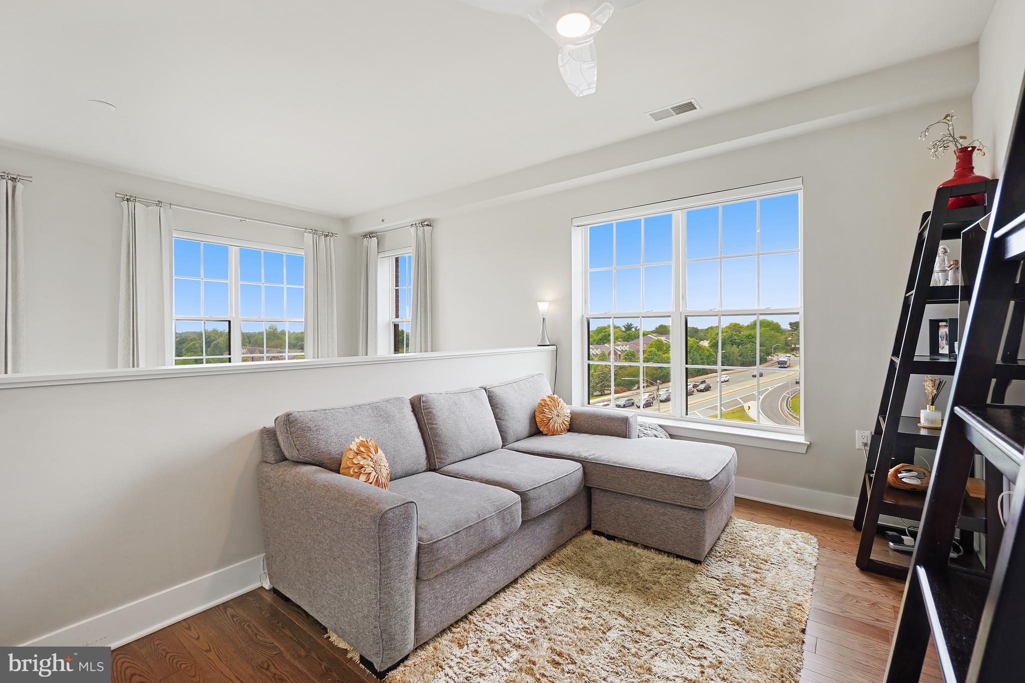 CROWN - Residential