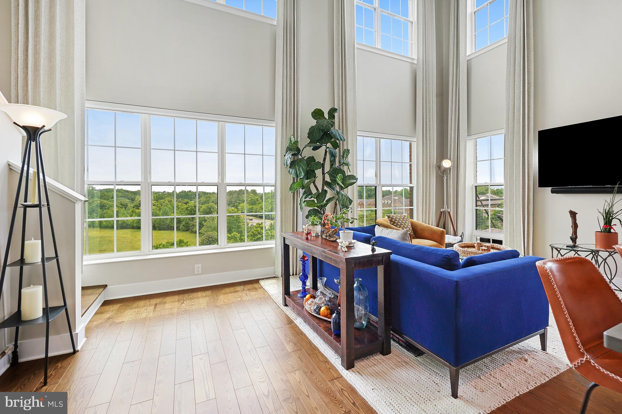 CROWN - Residential