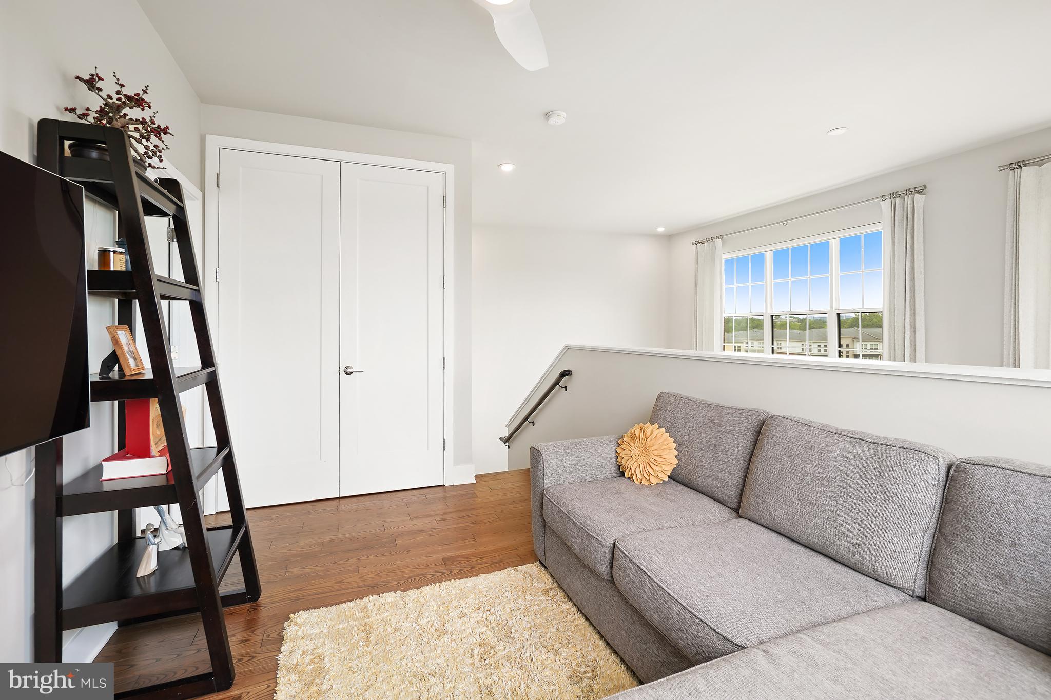 CROWN - Residential