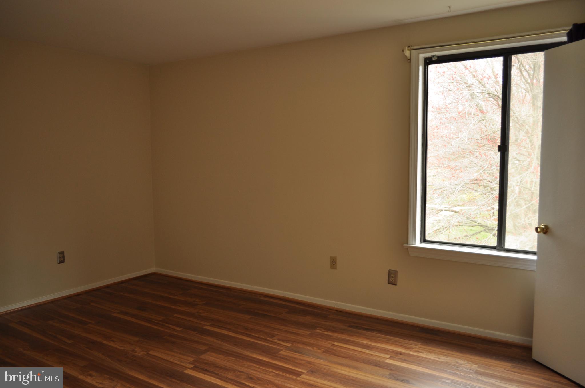 LONG REACH - Residential Lease