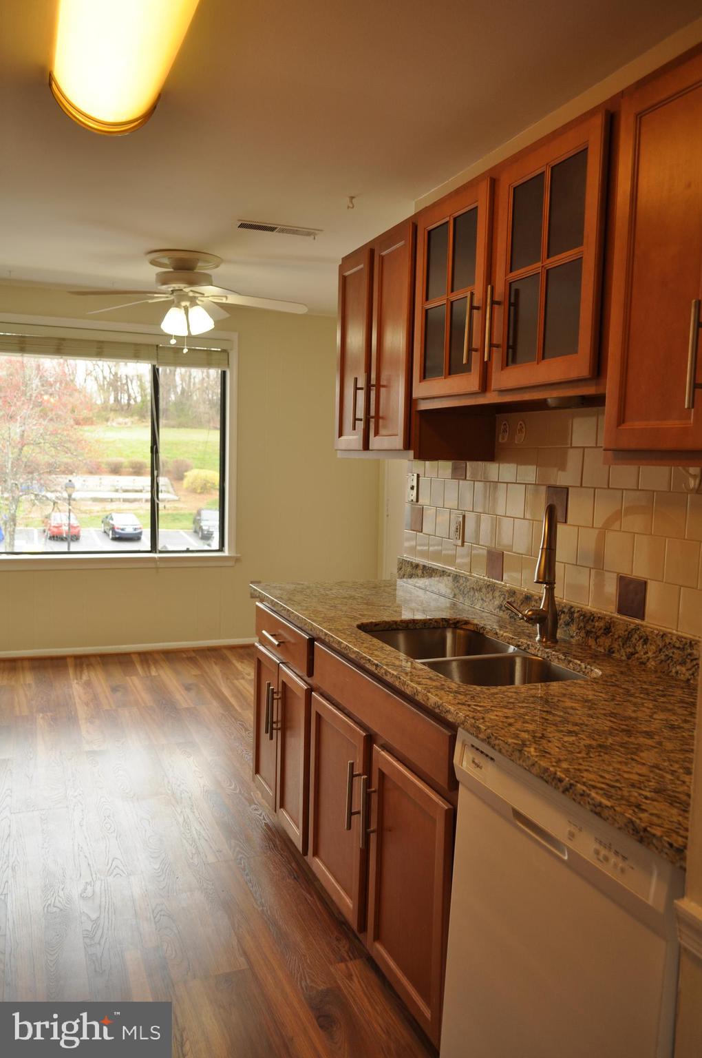 LONG REACH - Residential Lease