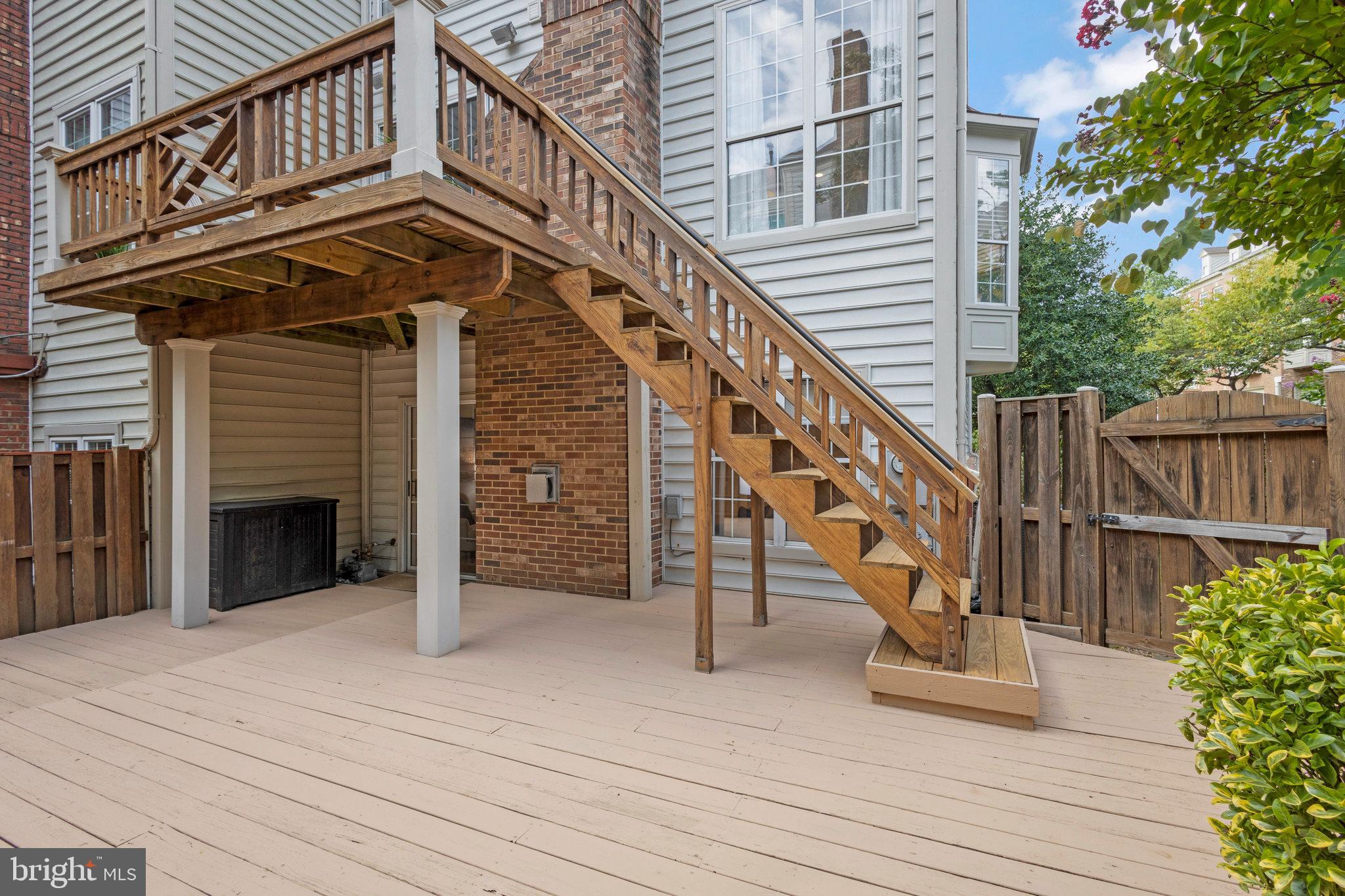 QUAKER VILLAGE - Residential