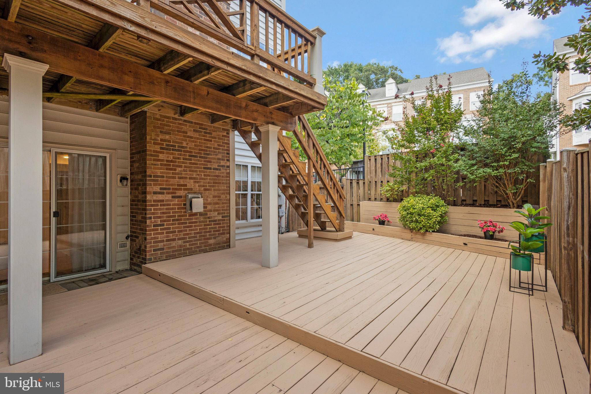 QUAKER VILLAGE - Residential