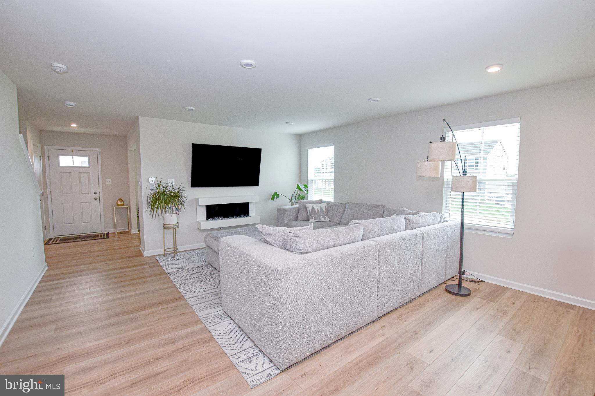 CARDINAL POINTE - Residential