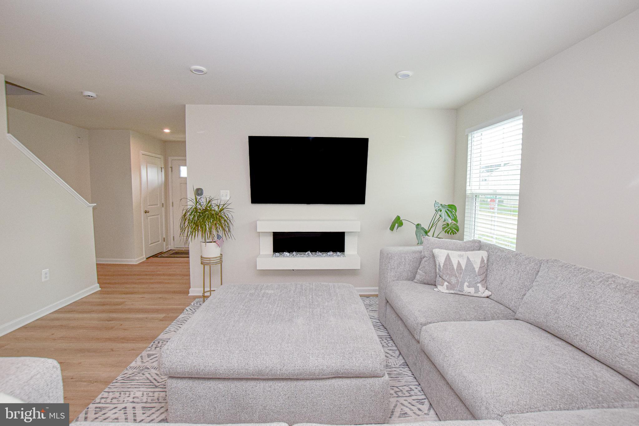 CARDINAL POINTE - Residential