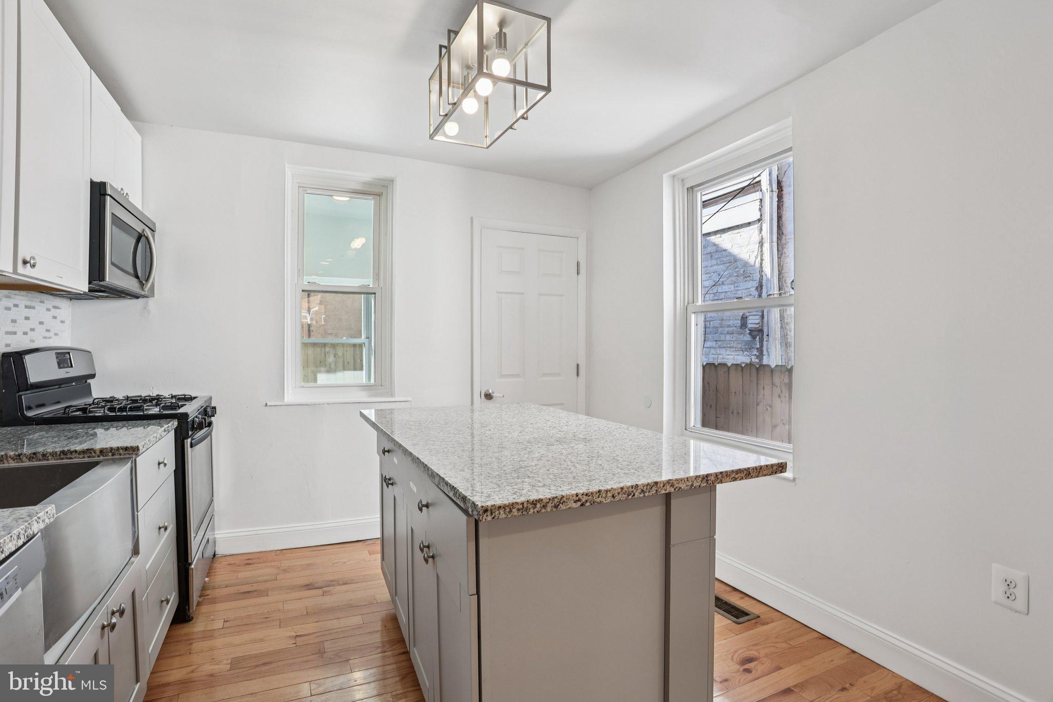 POINT BREEZE - Residential