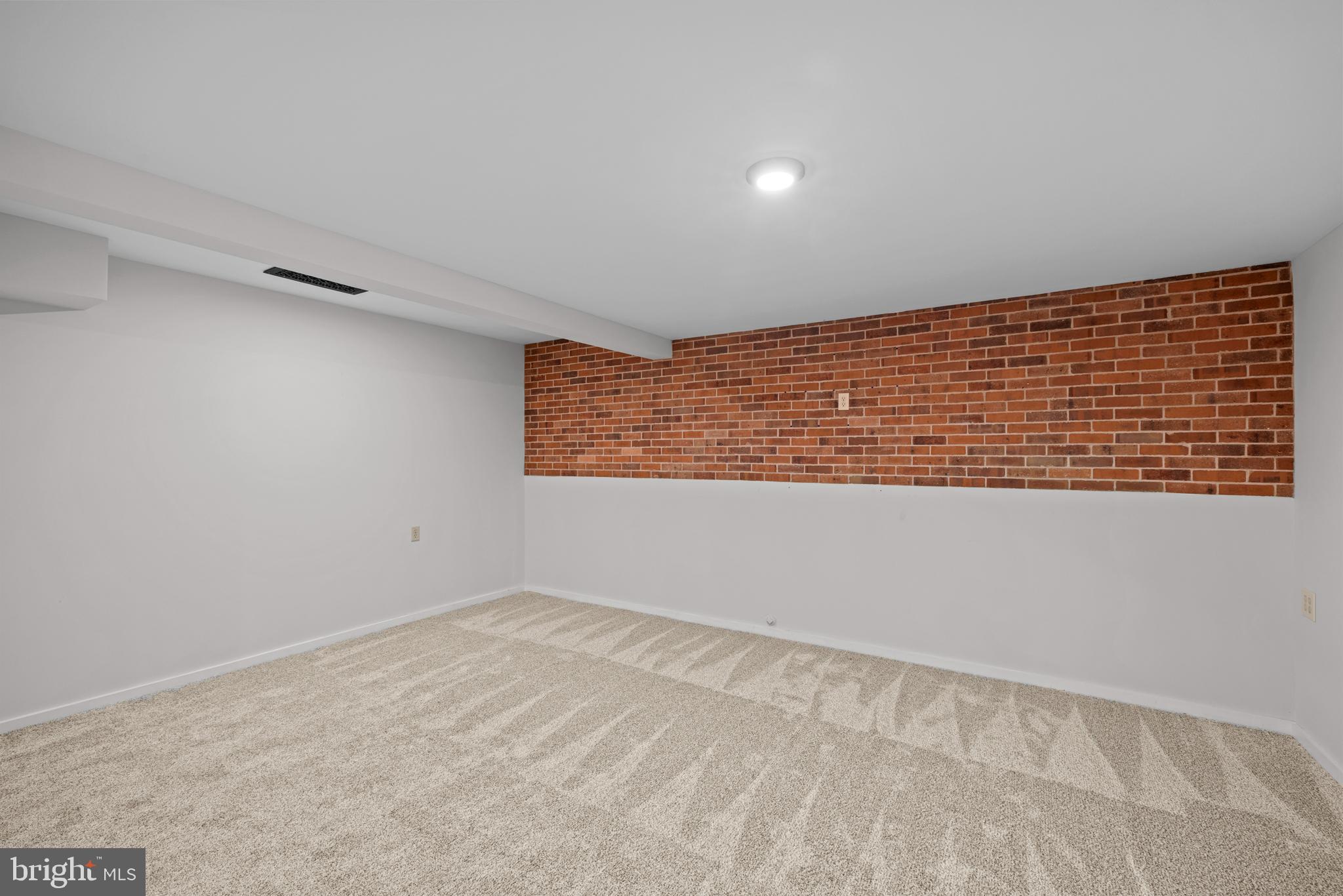 LAKE MONTICELLO - Residential