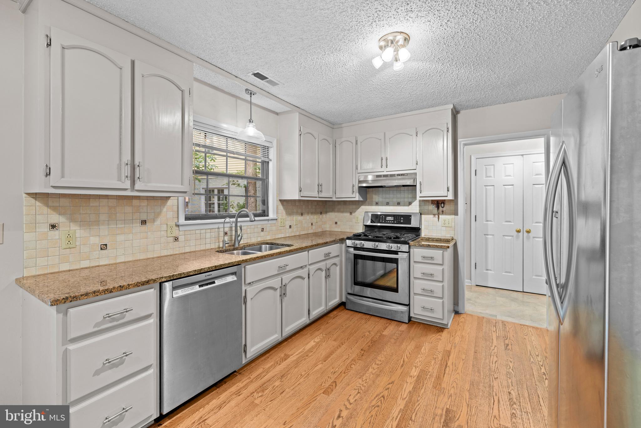 LAKE MONTICELLO - Residential