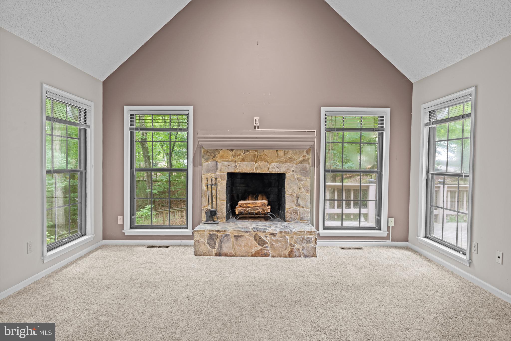 LAKE MONTICELLO - Residential