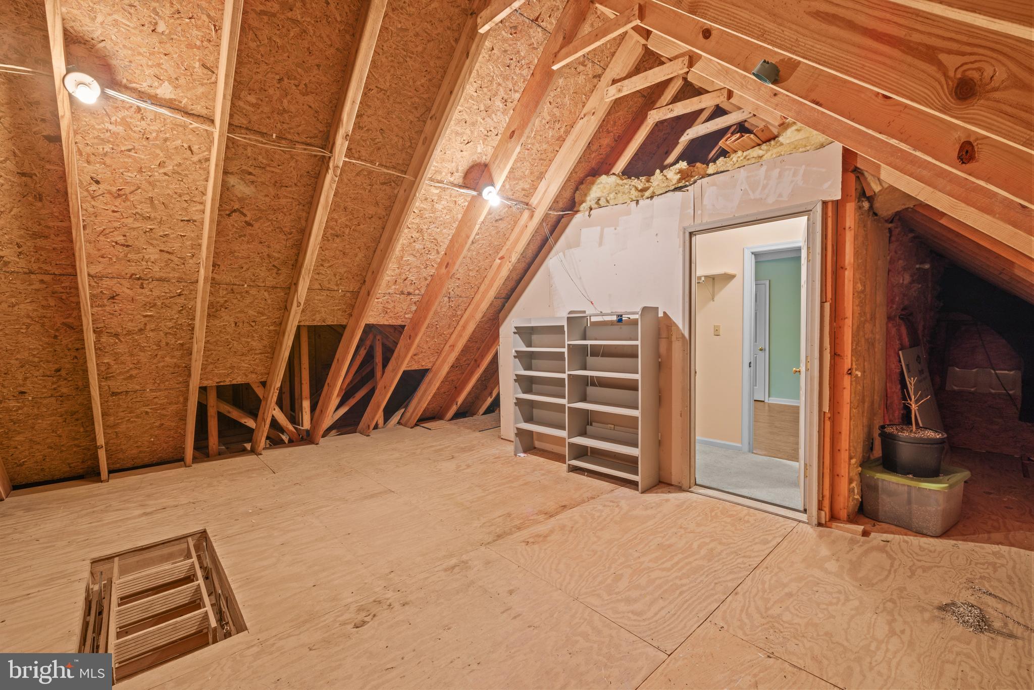 LAKE MONTICELLO - Residential