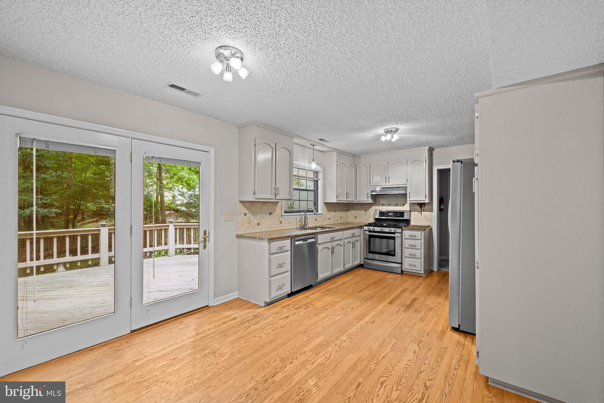 LAKE MONTICELLO - Residential