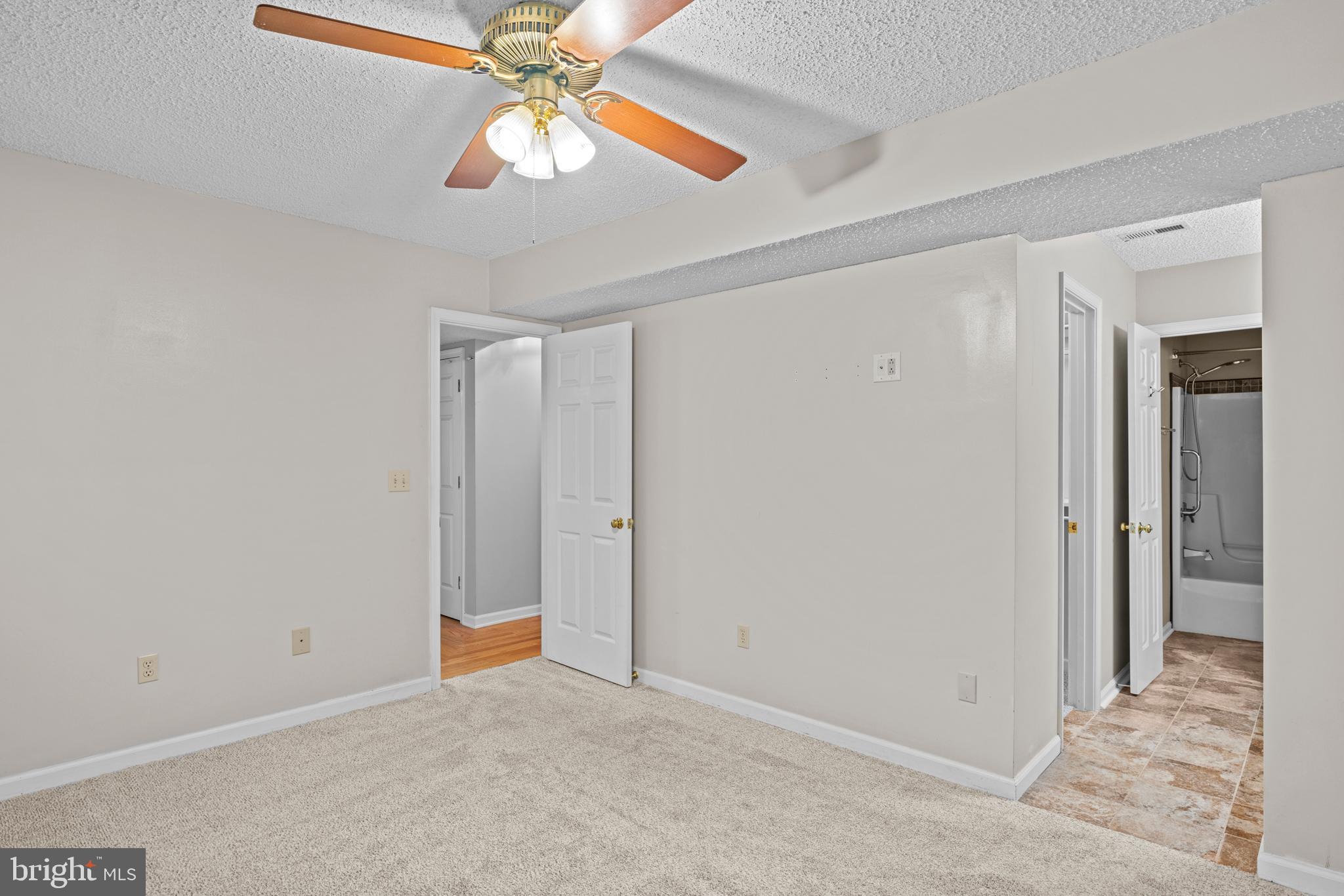 LAKE MONTICELLO - Residential