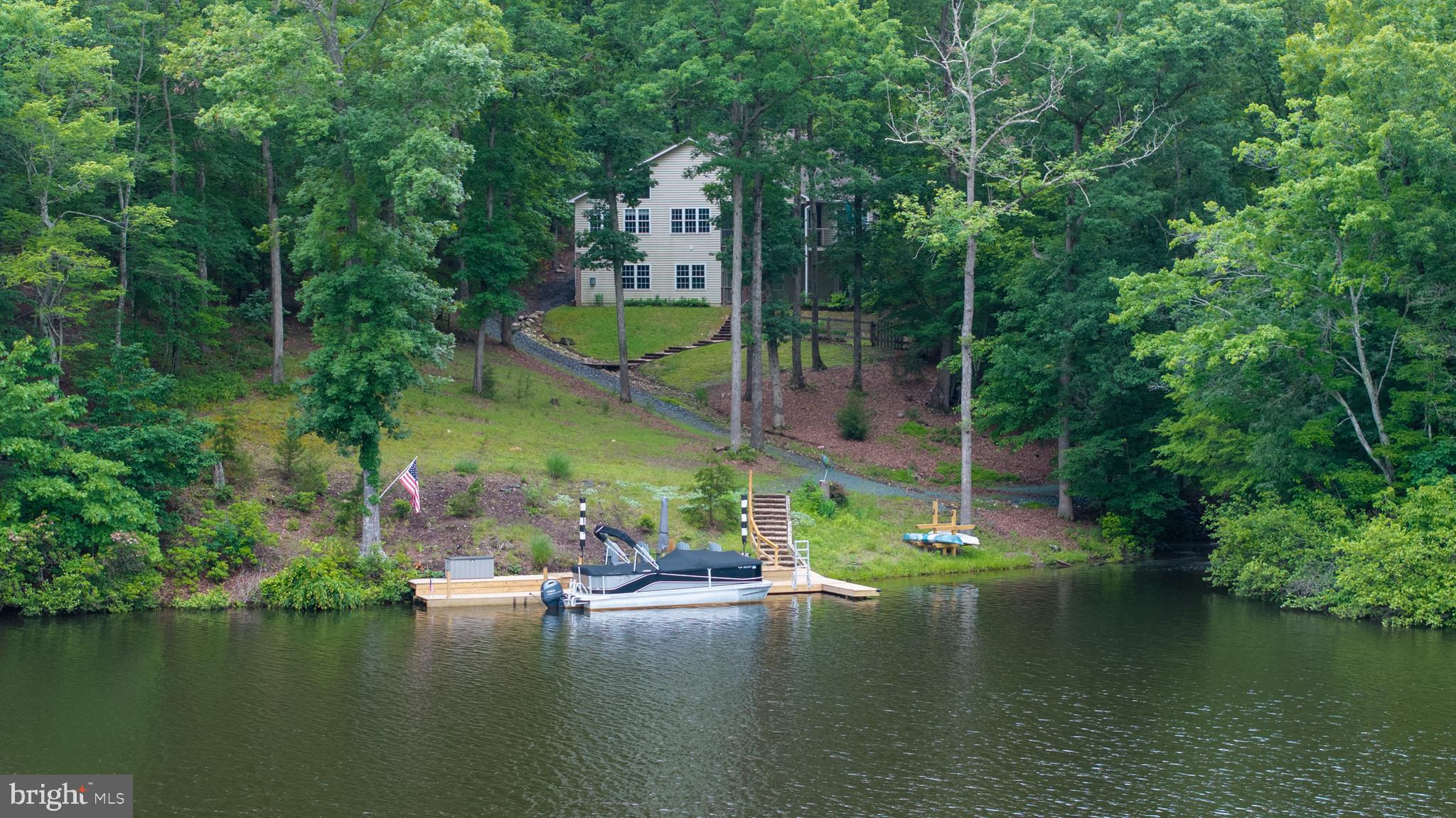 LAKE MONTICELLO - Residential