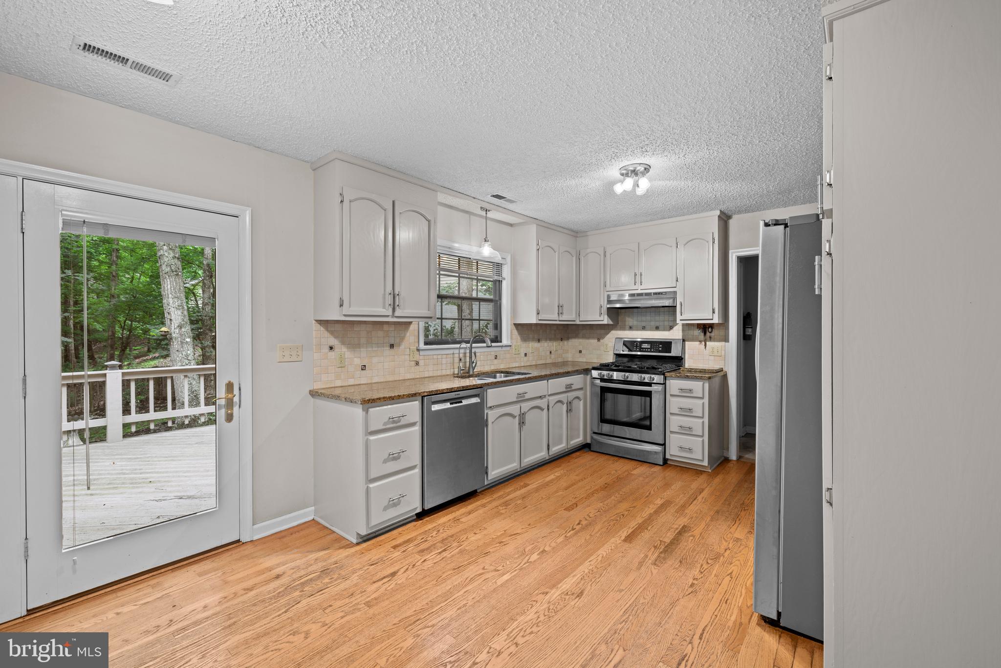 LAKE MONTICELLO - Residential