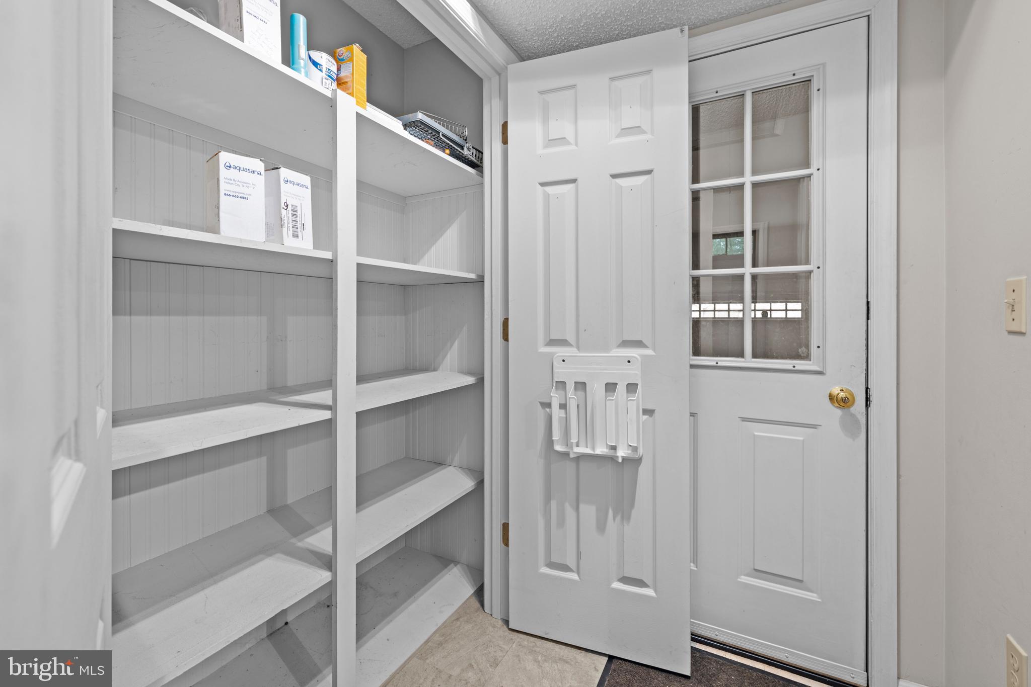 LAKE MONTICELLO - Residential