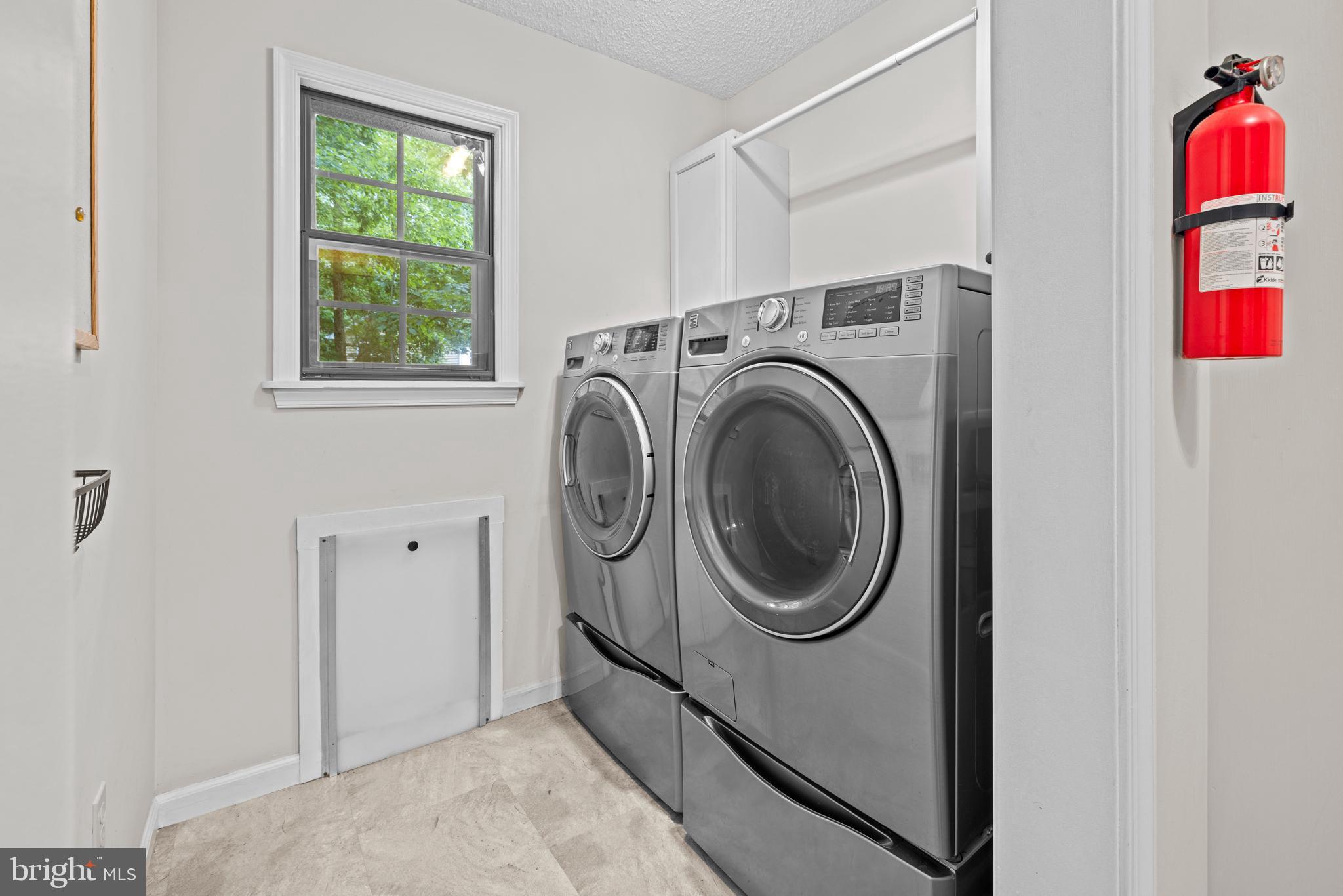 LAKE MONTICELLO - Residential