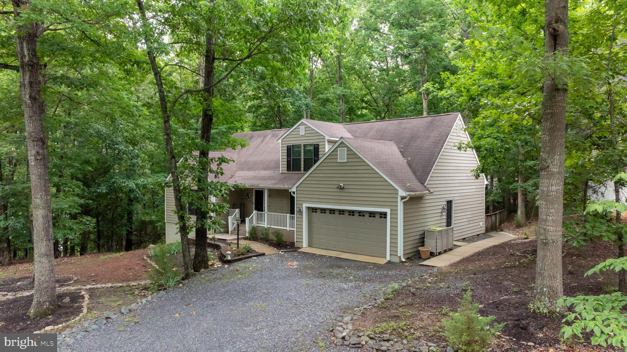 LAKE MONTICELLO - Residential