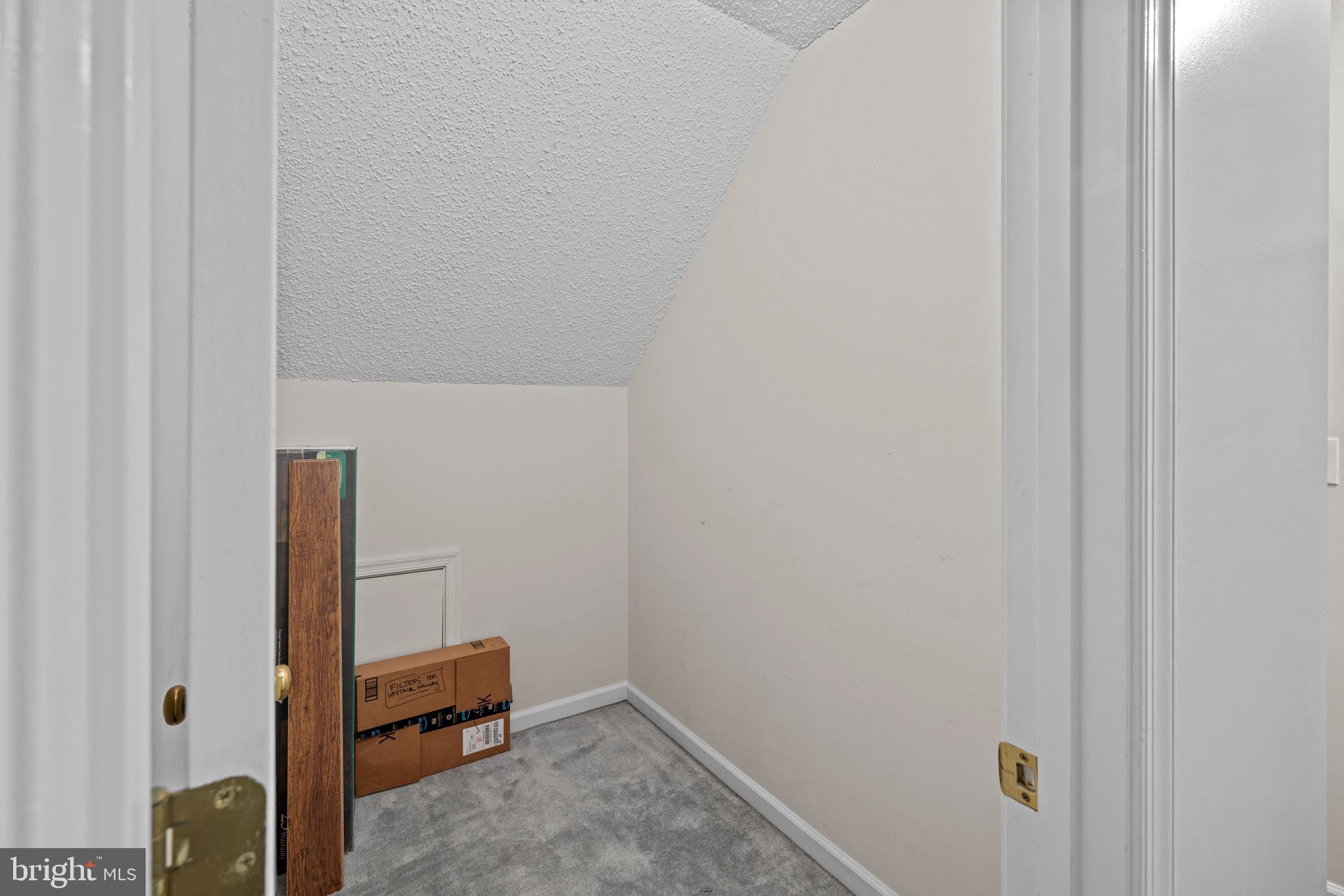 LAKE MONTICELLO - Residential