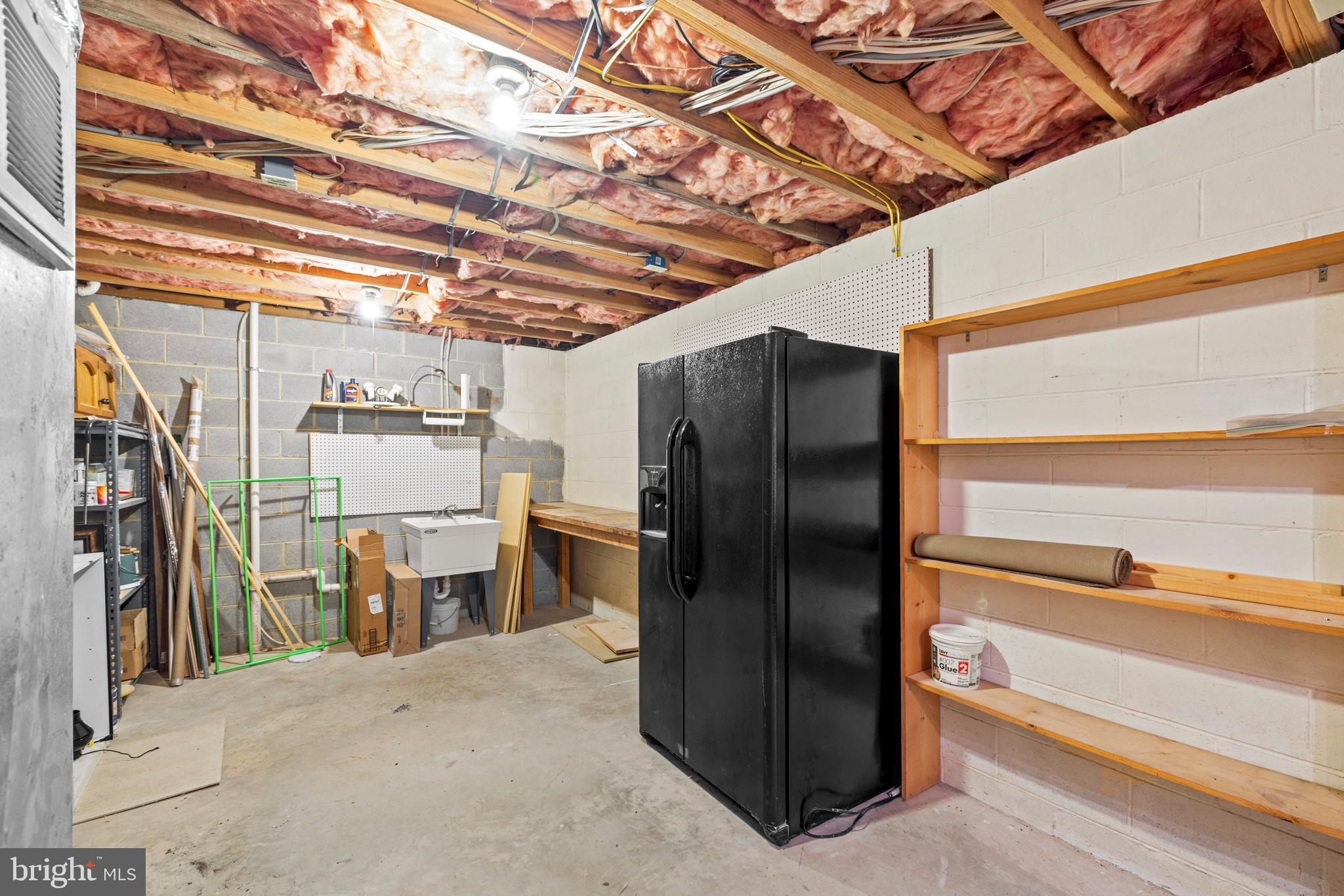 LAKE MONTICELLO - Residential