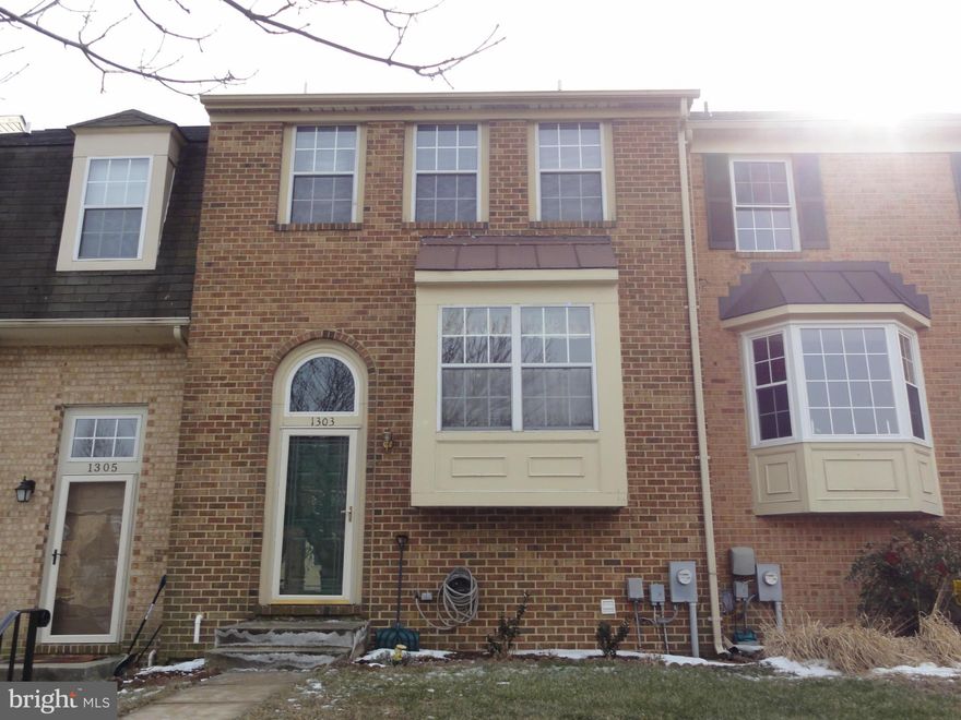 This lovely, well-maintained townhome with waterview features three finished levels & is located in a water-privileged community in Pasadena that includes lots of amenities including boat ramp, boat storage, pool, tennis courts, playground, picnic area, etc.  Home is currently set-up with 2 large bedrooms, but can easily be converted back to 3 bedrooms.  Great price for a great home!