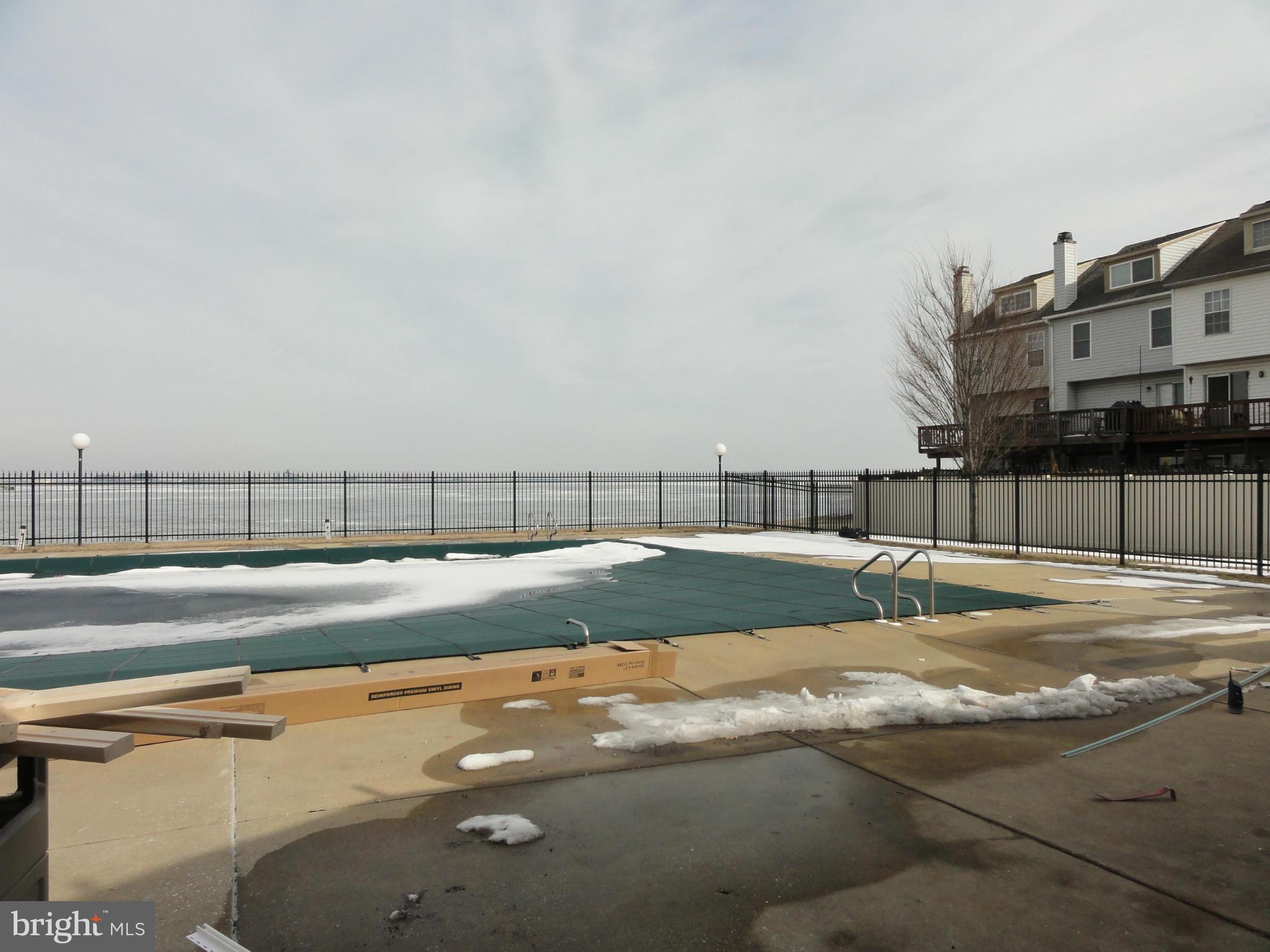 STONEY BEACH - Residential