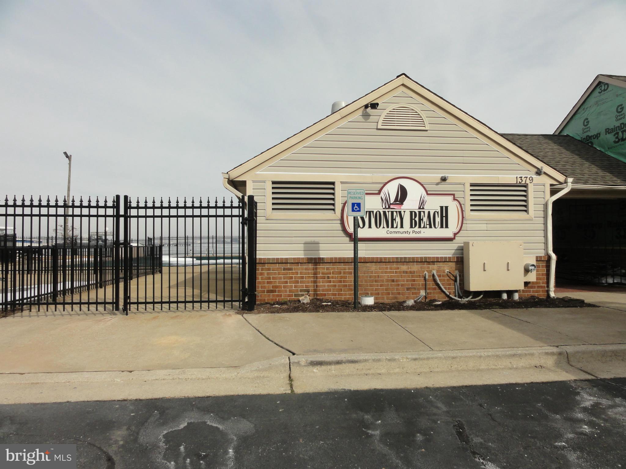 STONEY BEACH - Residential