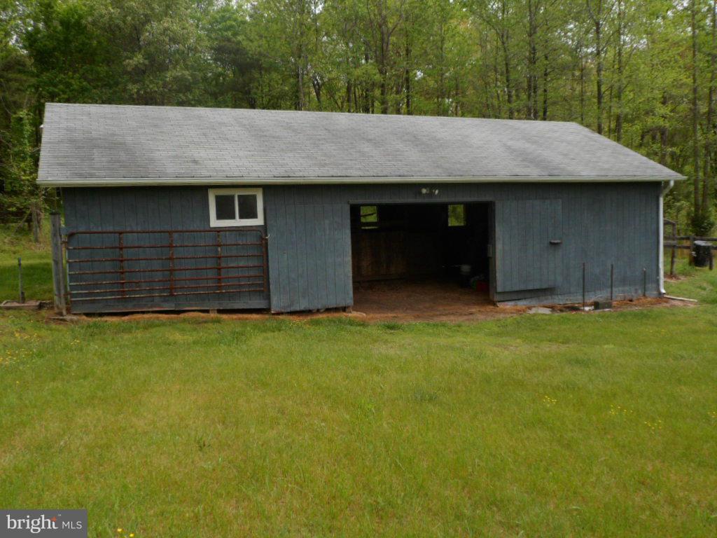 QUIET ACRES - Residential