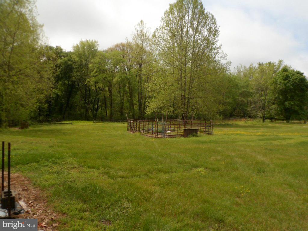 QUIET ACRES - Residential