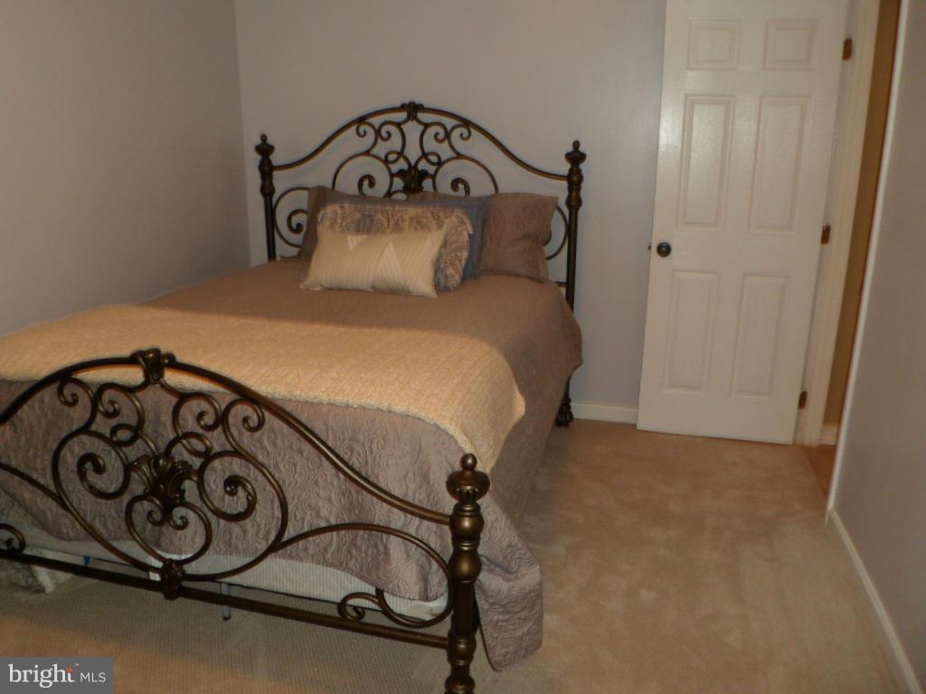 QUIET ACRES - Residential