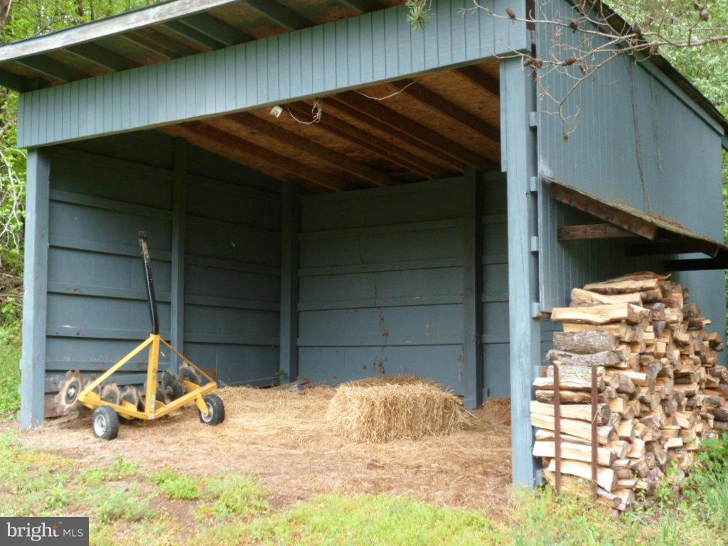 QUIET ACRES - Residential