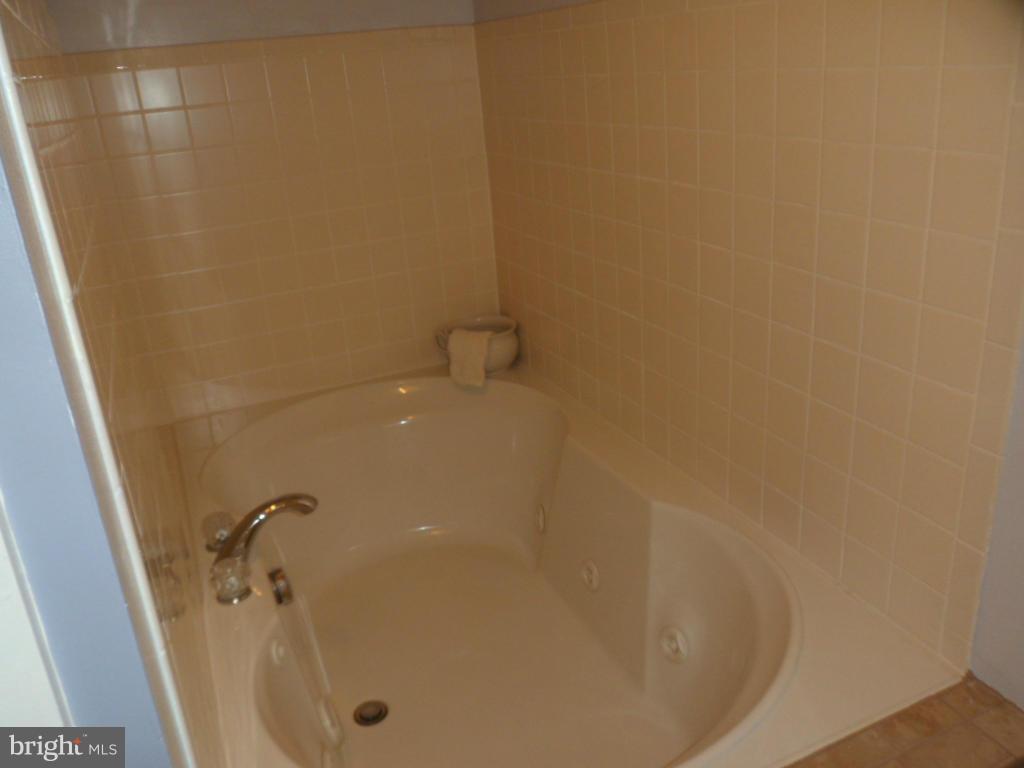 QUIET ACRES - Residential