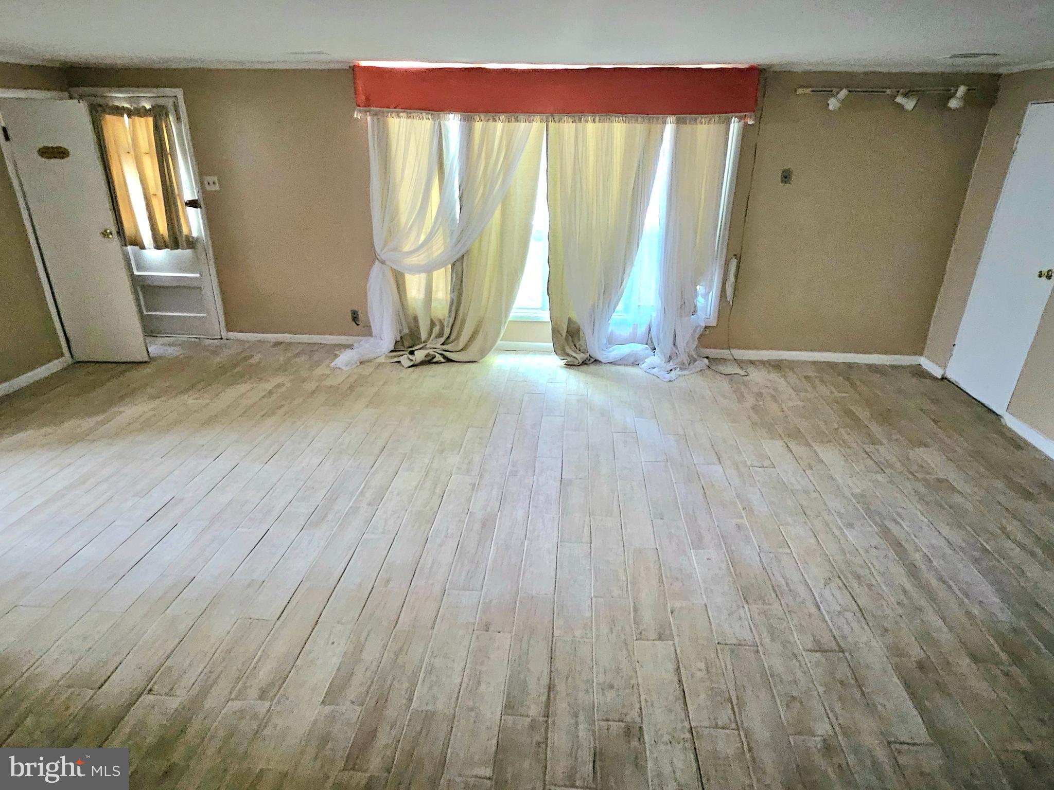 ELKINS PARK - Residential