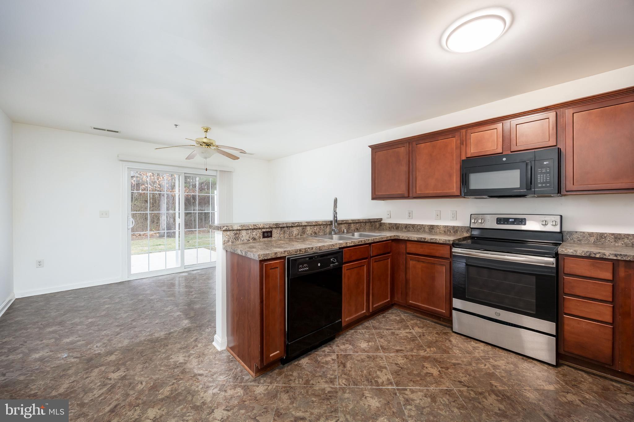 VILLAGES AT PARSONS LAKE - Residential