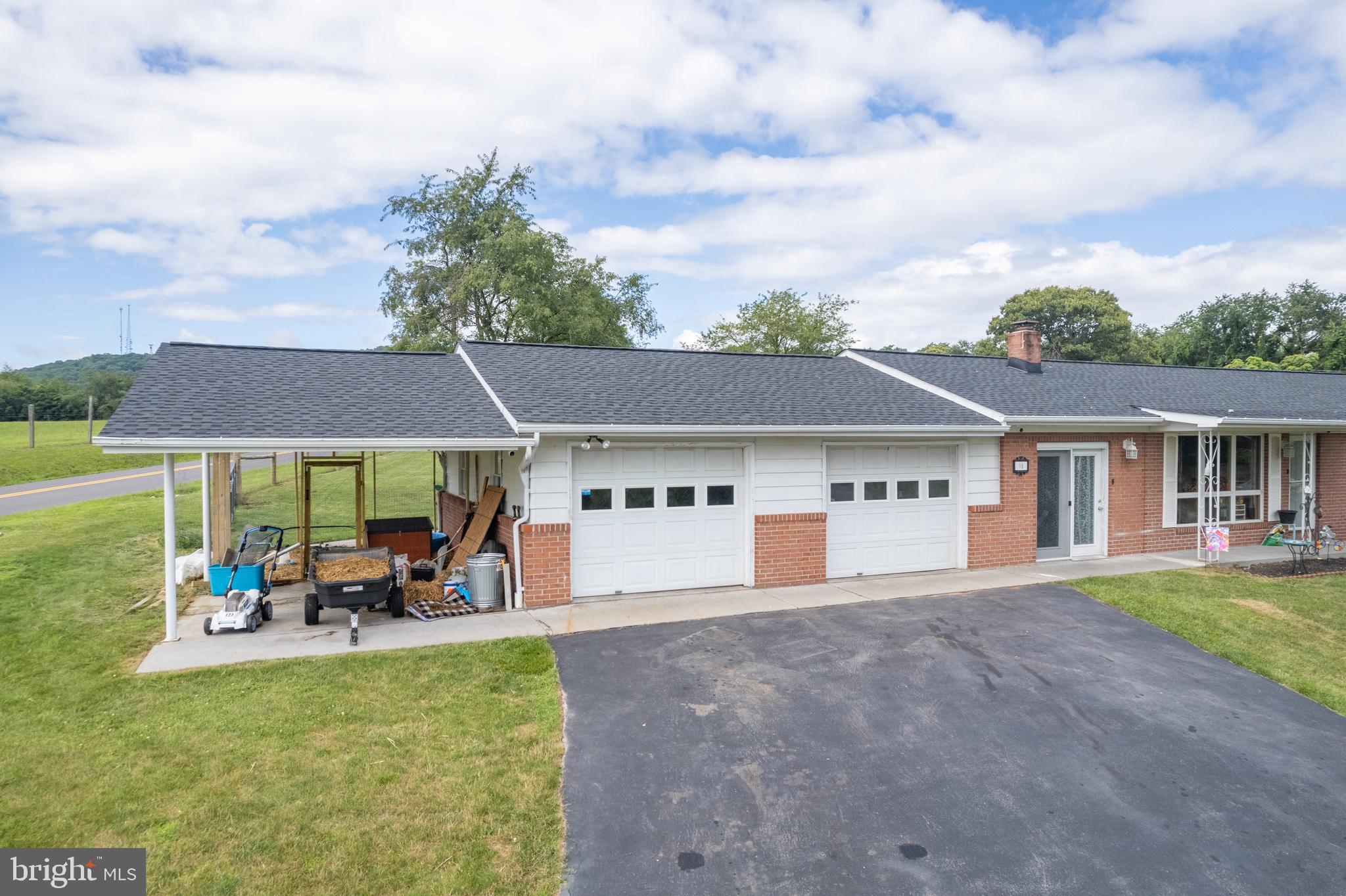 SUNRISE SUMMIT - Residential