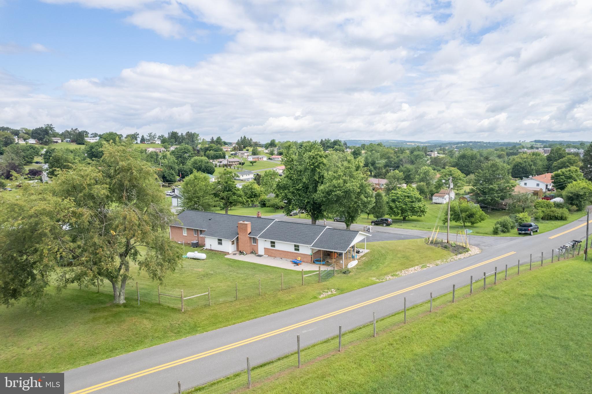 SUNRISE SUMMIT - Residential