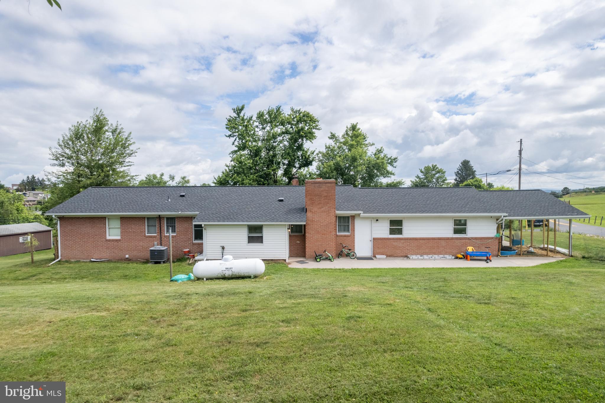 SUNRISE SUMMIT - Residential